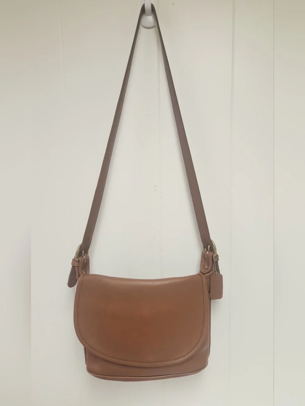 Vintage 1994 Coach Classic Brown Leather Saddle Bag AMAZING 32 YO PURSE